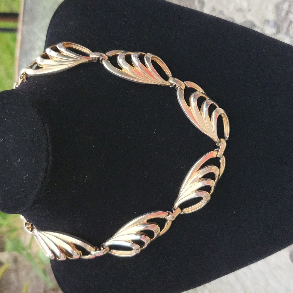 Vintage Sperry choker